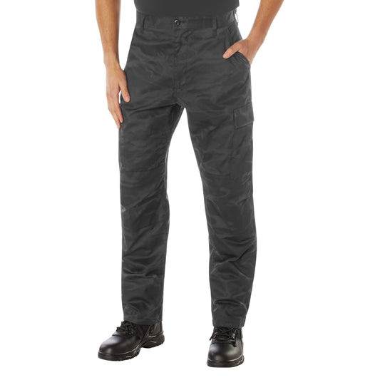 these BDUs are not afraid to get down and dirty, standing up to tough challenges during field missions, tactical operations, law enforcement duties, and outdoor adventures. Tried-and-True Reliability www.defenceqstore.com.au