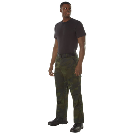 Providing flexibility, strength, and plenty of pockets, these BDUs are not afraid to get down and dirty, standing up to tough challenges during field missions, tactical operations, law enforcement duties, and outdoor adventures. Tried-and-True Reliability: These tactical military uniform pants are reinforced in the seat and knees for maximum durability that endures wear and tear while supporting a full range of motion. www.defenceqstore.com.au