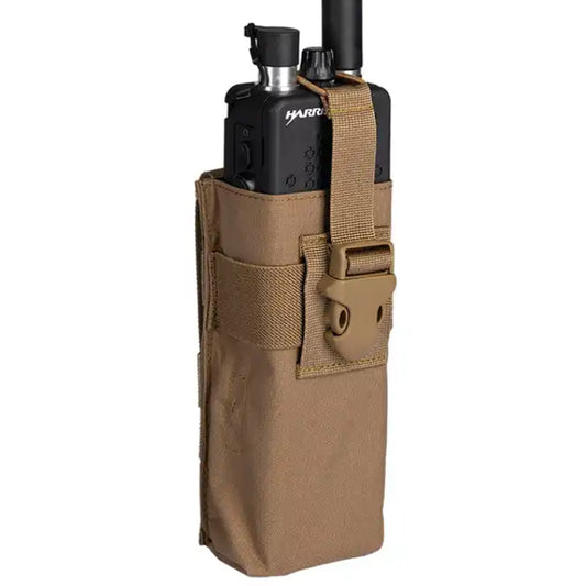 This pouch has been tailor-made to house your in-service Harris 152/148 radio, enabling you to access its screen and control panel with ease and speed. No longer will you need to take out the radio to change settings front view www.defenceqstore.com.au