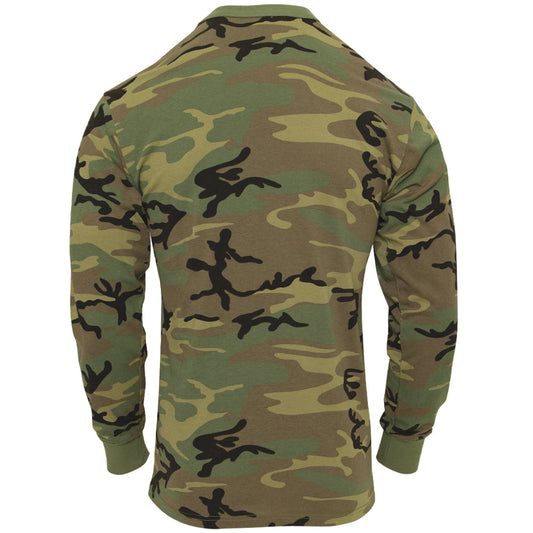 Relax in style with this long-sleeve version of our classic vintage tee. Soft cotton/polyester blend fabric keeps you warm and cozy for any occasion, while the camo pattern gives a laidback feel. Stylish and comfy — what more could you want? A timeless look that's timelessly comfortable. Upgrade your style with this cool, comfortable, Woodland Camo T-Shirt. www.defenceqstore.com.au