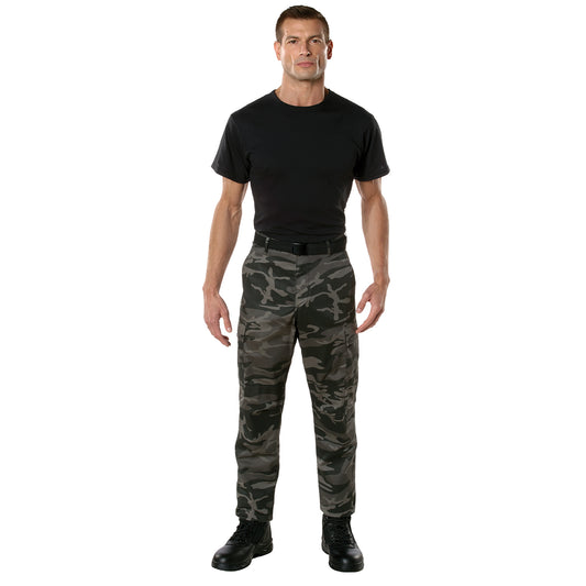 These military BDU cargo pants utilize a button closure and fly. Action Ready: Initially designed for military personnel and tactical professionals, these adaptable and reliable tactical cargo pants are great for backpacking, camping, hiking, hunting, fishing, working, public safety, skateboarding, everyday wear, and more. www.defenceqstore.com.au