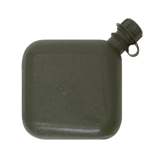 Rothco's Bladder Canteen is a reliable hydration solution for outdoor enthusiasts. With a generous 2-quart capacity, this active-duty-style canteen ensures you stay hydrated during your adventures. Its collapsible design allows for easy storage in bags and packs, making it convenient to carry wherever you go. www.defenceqstore.com.au