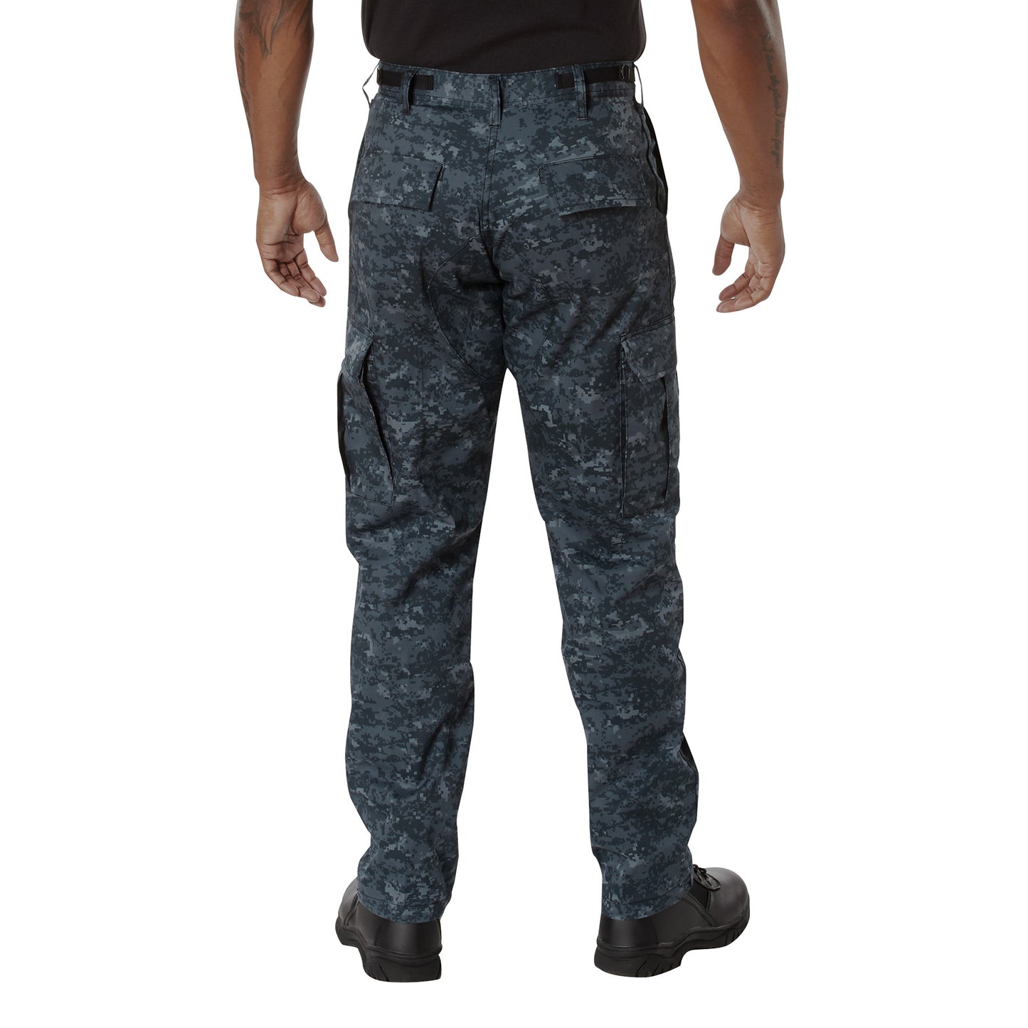 Experience over 4 decades of trusted design with our Digital Camo Tactical BDU Pants. Constructed from a robust cotton / polyester fabric blend, these military cargo pants are built for unparalleled performance and comfort. www.defenceqstore.com.au