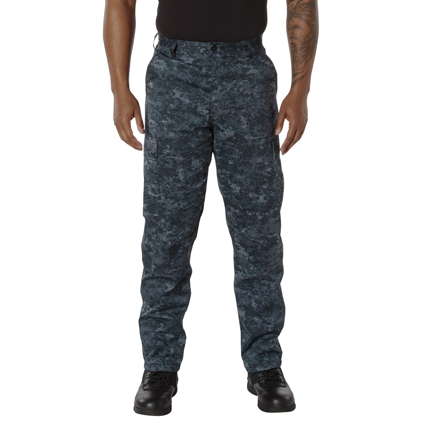 Experience over 4 decades of trusted design with our Digital Camo Tactical BDU Pants. Constructed from a robust cotton / polyester fabric blend, these military cargo pants are built for unparalleled performance and comfort. www.defenceqstore.com.au