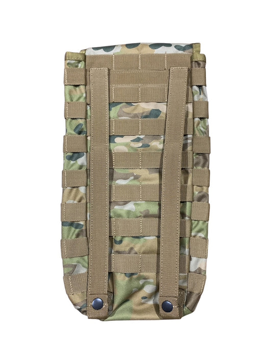 Maximize your tactical setup with fully adaptable MOLLE and PALS rear attachments featuring anti-corrosion copper press studs. Engineered with military-grade 900D fabric for unmatched resilience in demanding environments. www.defenceqstore.com.au
