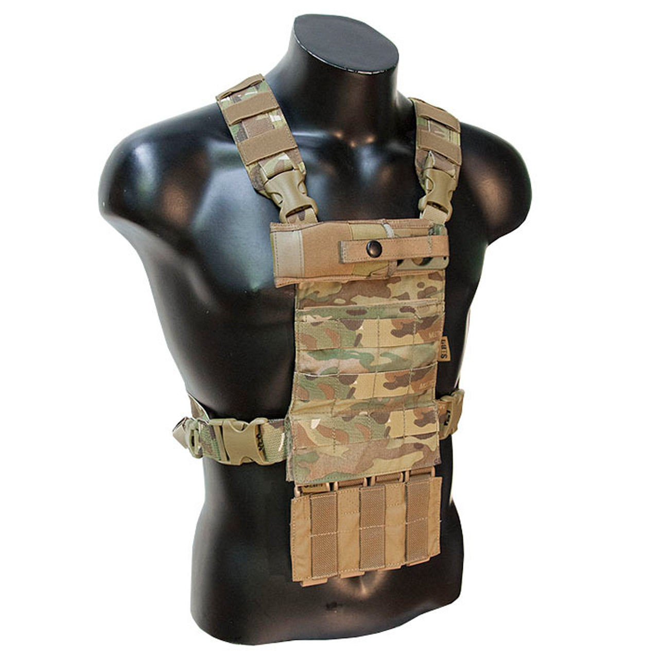 Version 2 of the popular SORD Hook Knife kit comprises of two parts being the revamped and updated Hook Knife pouch and the Hook knife itself. The updated pouch allows for a smoother, quicker draw without snagging on exterior or interior parts of the pouch. www.defenceqstore.com.au