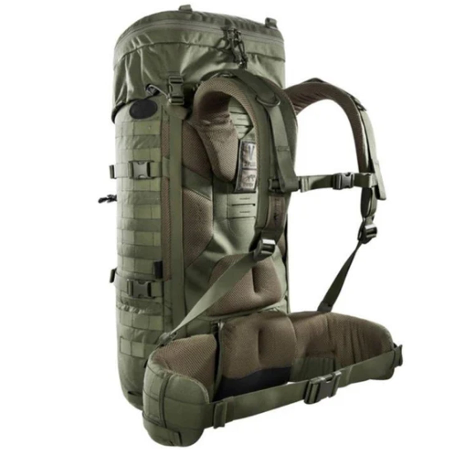 The TT Base Pack offers a volume of 52 litres and is expandable to 65 litres. It has a height-adjustable and removable lid. When used without the lid, the backpack is closed with the rolled snow guard. On the front and sides is MOLLE. The hip belt can be removed and used separately as a Warrior Belt. www.defenceqstore.com.au