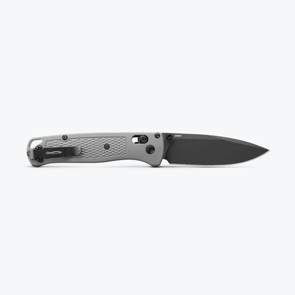 Originally designed and built for outdoor adventurers who demand durability in a light, ergonomic, barely-there package, it’s also exactly what you’d want for the daily grind. It comes in a CPM-S30V drop-point blade to make maintenance a breeze. The Storm Gray Grivory® handle and gray Cerakote® blade evoke the dark clouds of the tempest. www.defenceqstore.com.au