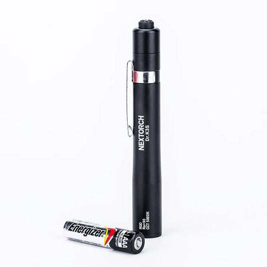 Equally popular with medical professionals and craftsmen: the powerful flyweight in biros format. If you need pure, bright light and appreciate reliability, you won’t want to give up the K3 LED torch! www.defenceqstore.com.au