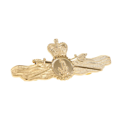 Get the Engineering Officer Gold Badge in a large size and show your pride! This beautiful badge is ideal for wear, with two butterfly clutch pins making it easy to attach. Show your support and order today! www.defenceqstore.com.au