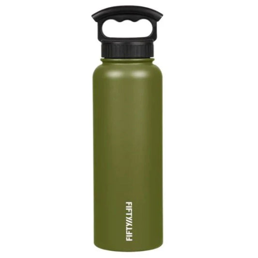 The Fifty Fifty 1.1LT Water Bottle in Olive Green features a black 3-finger grip for easy carrying. Made from lightweight, recyclable 18/8 food-grade stainless steel, its double-wall vacuum insulation keeps drinks hot or cold for hours without sweating. www.defenceqstore.com.au