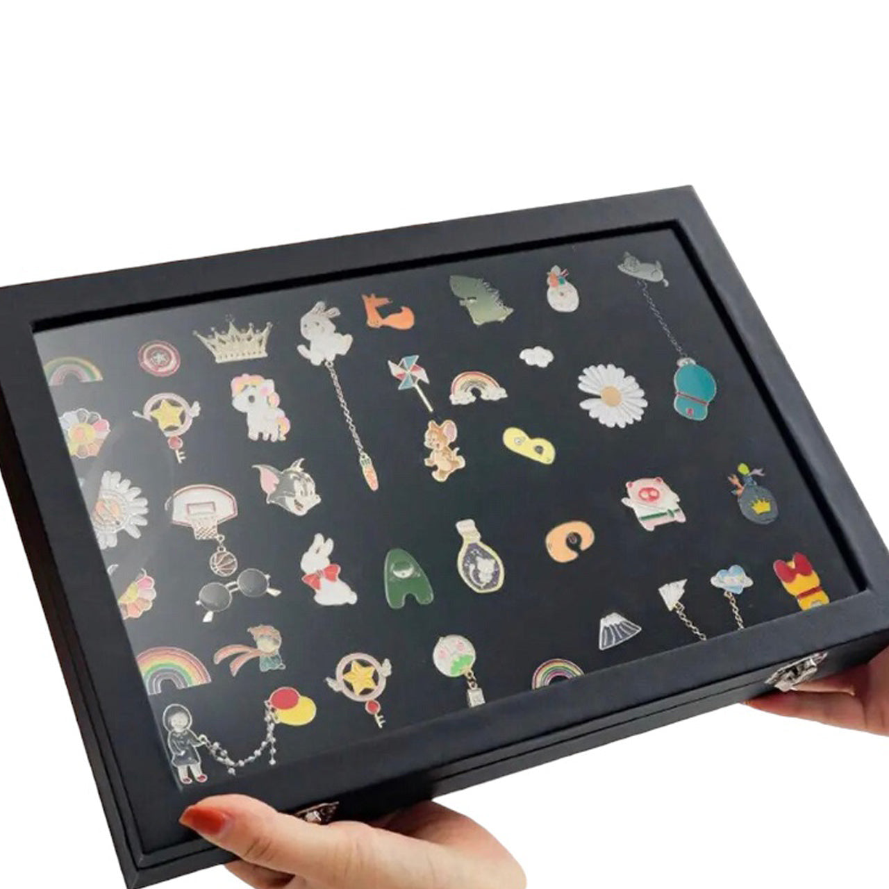 Our Dustproof Display Case organizer is lined with a sponge layer that is flexible and also prevents scratching of your collection, providing total protection. Make sure your medals, lapel pins and badges won't fade over time. Dimensions: Small 20x15x4.8cm Medium 28x20x5cm Large 35x24x5cm www.defenceqstore.com.au