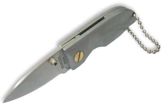 The Cobra Mouse Pocket Knife is the perfect blade to have on the go. With a stainless steel body and a grooved handle, it is comfortable to grip while maintaining strong pressure. www.defenceqstore.com.au silver colour