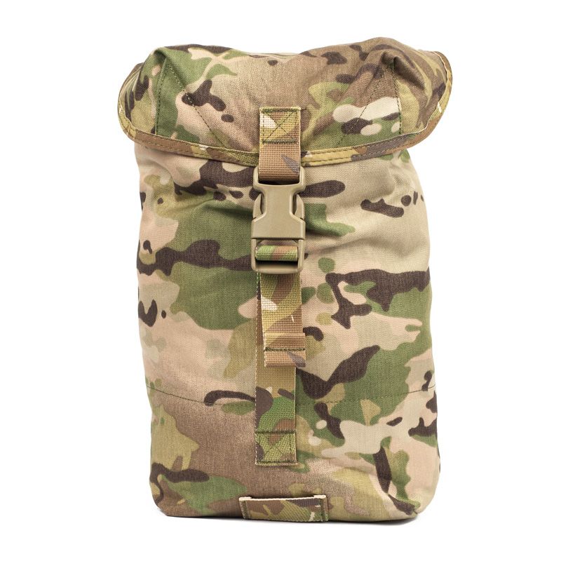 Weighs 256 grams
Fastex® closure
Double draw string closure to secure items and keep out dirt and rain
Button hole drainage
500 Denier tactical nylon
Made in Australia
www.defenceqstore.com.au
where the army shops