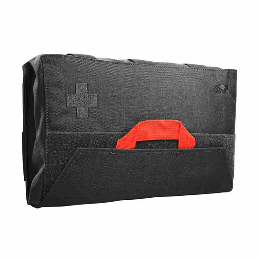 First aid pouch with quick-access system. The panel for individual loading can simply be lifted out. www.defenceqstore.com.au
