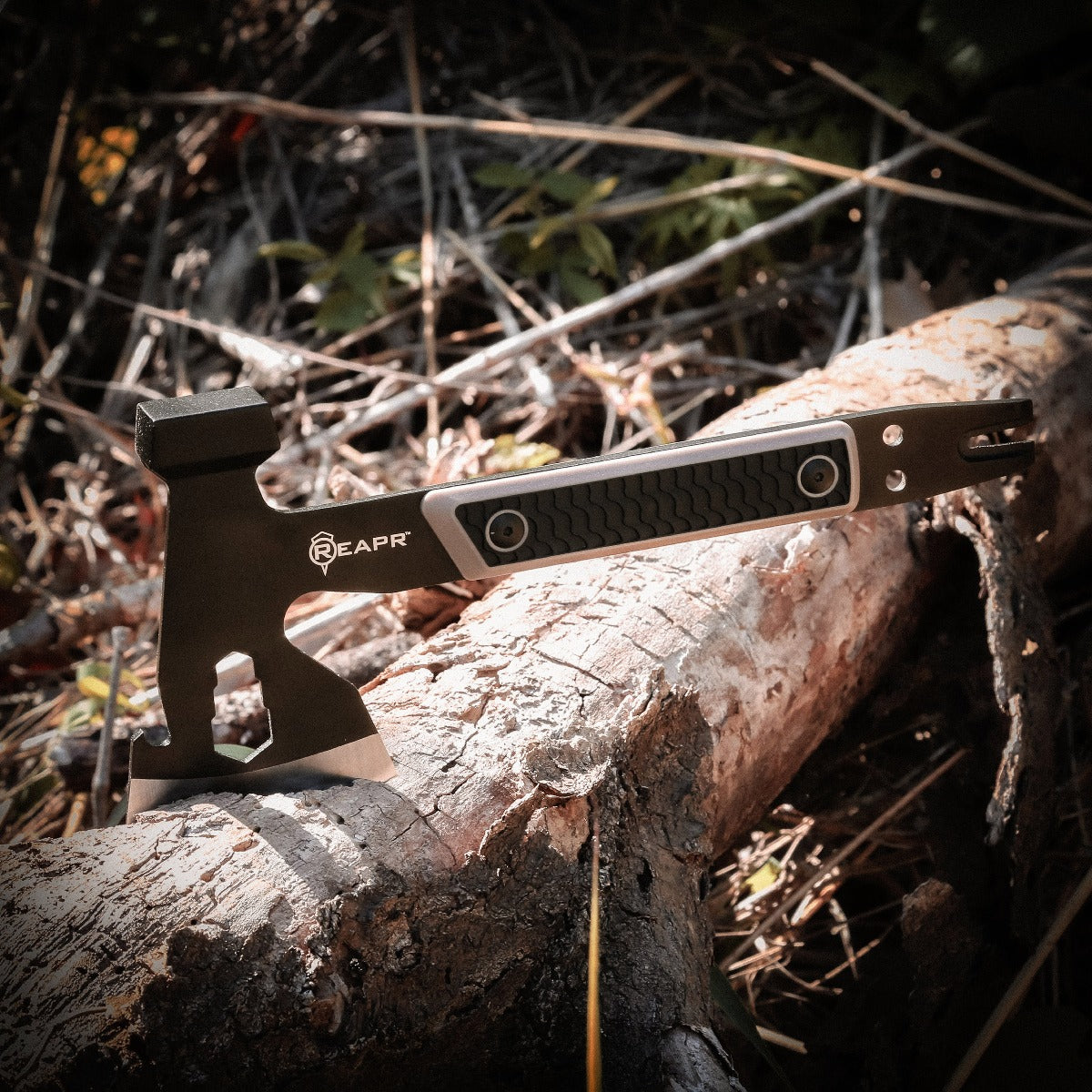 Similar to standard camping axes and hatchets in size, the Versa stands out from the pack to give you not only a 3″ axe head, but a 3-wrench set (10 mm, 13 mm, 16mm), cast hammer, pry bar, nail puller and a bottle opener. www.defenceqstore.com.au