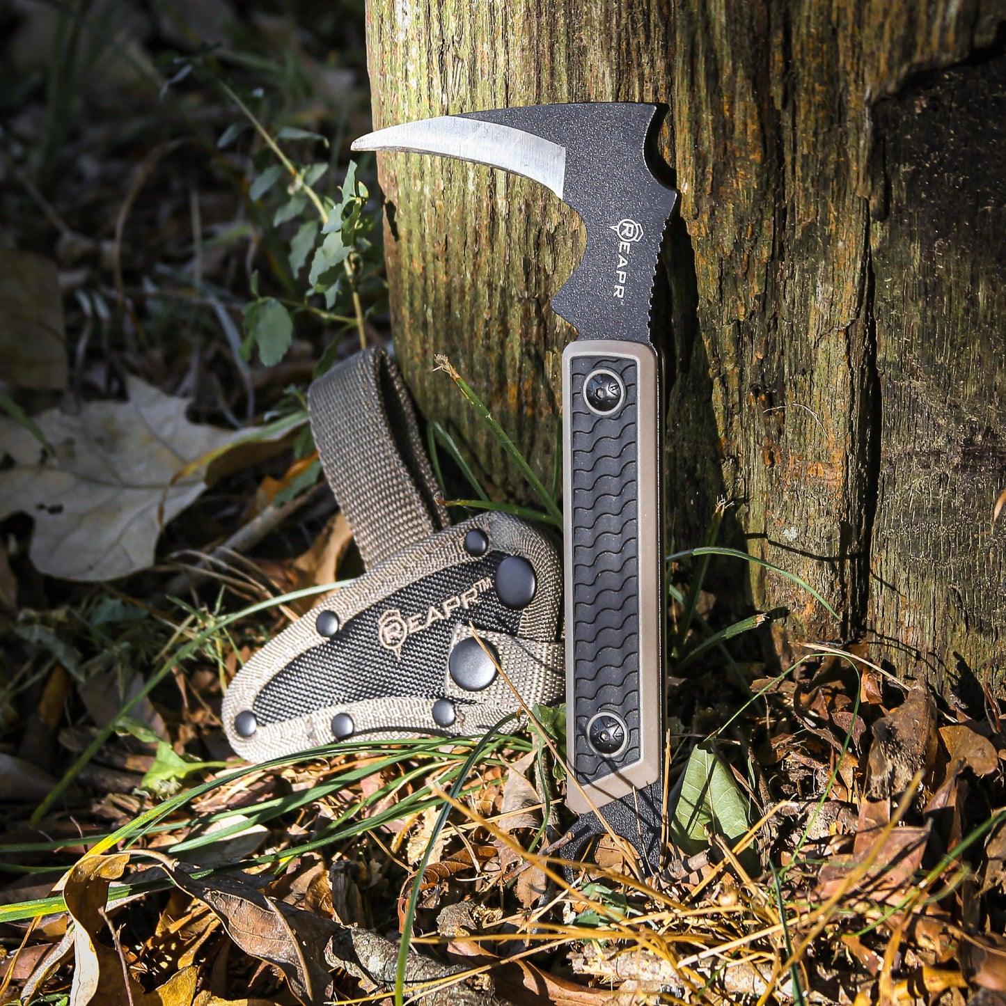 There aren’t too many cutting tasks the Versa Karambit can’t tackle with ease. The 3-1/2” full-tang talon blade will cut through cut nylon strapping, canvas and heavy materials without hesitation while the powder-coated 420 stainless steel construction is strong, sturdy and ideal for re-sharpening when the time comes. www.defenceqstore.com.au