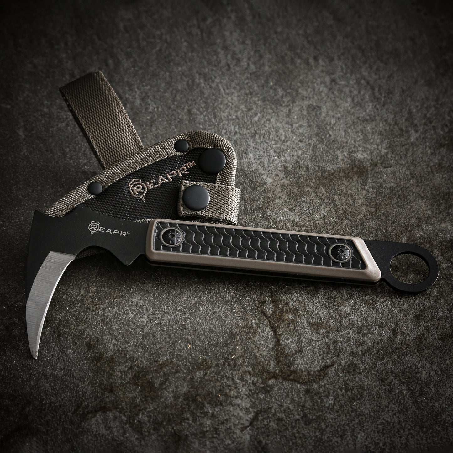 There aren’t too many cutting tasks the Versa Karambit can’t tackle with ease. The 3-1/2” full-tang talon blade will cut through cut nylon strapping, canvas and heavy materials without hesitation while the powder-coated 420 stainless steel construction is strong, sturdy and ideal for re-sharpening when the time comes. www.defenceqstore.com.au