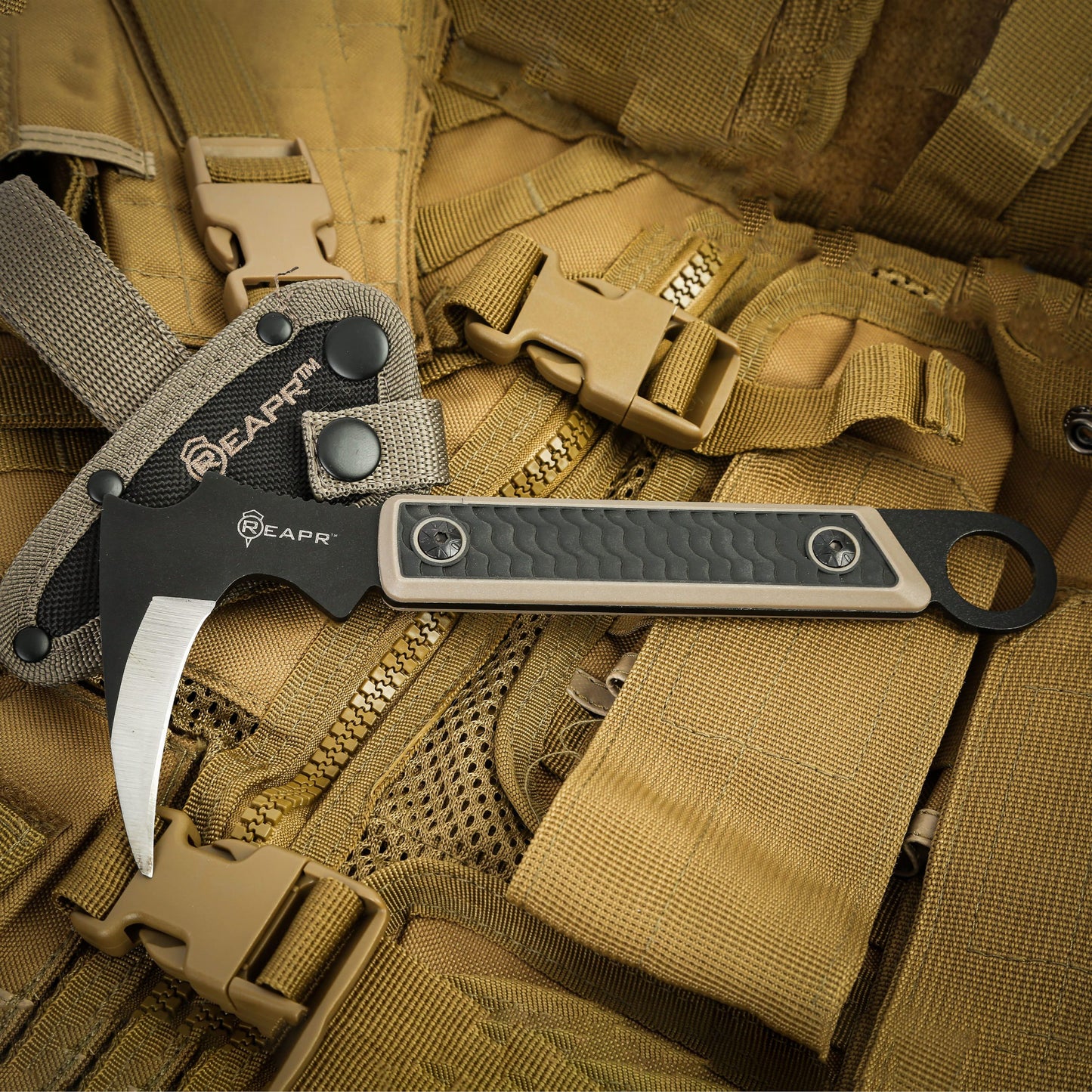 There aren’t too many cutting tasks the Versa Karambit can’t tackle with ease. The 3-1/2” full-tang talon blade will cut through cut nylon strapping, canvas and heavy materials without hesitation while the powder-coated 420 stainless steel construction is strong, sturdy and ideal for re-sharpening when the time comes. www.defenceqstore.com.au