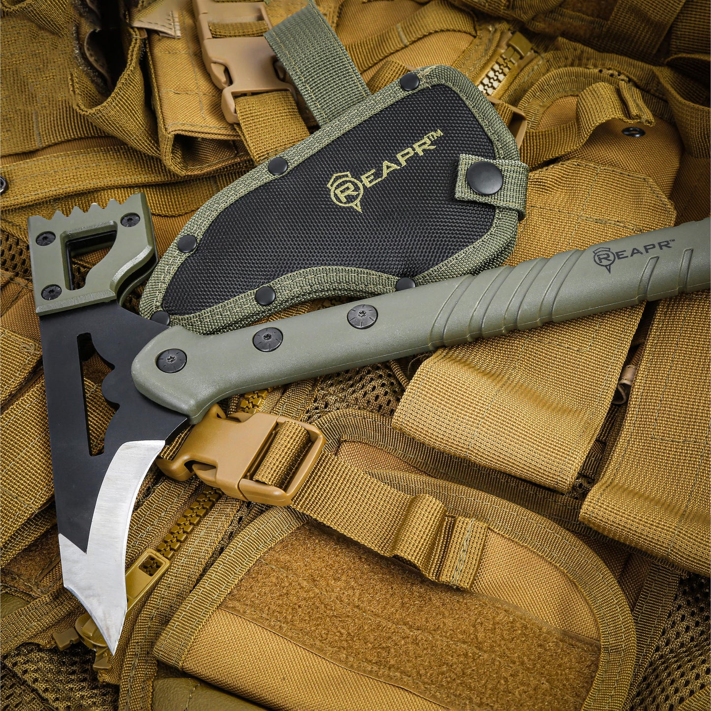 Channel your inner warrior with the superbly crafted Reapr Battle Hammer. The head features a destructive deep-milled hammer face that will demolish and pummel with ferocious efficiency as well as a sharp spiked blade for extreme piercing. www.defenceqstore.com.au