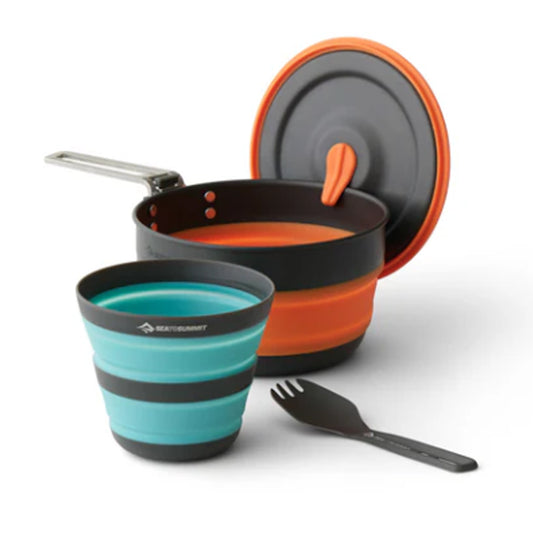 Add preparing meals to the list of ways you’re improving your essentials kit on the trail this season. The Frontier Collapsible One Pot Cook Set is the ultimate cook-eat-drink system for prioritising weight and space when heading out on solo missions in the backcountry. www.defenceqstore.com.au