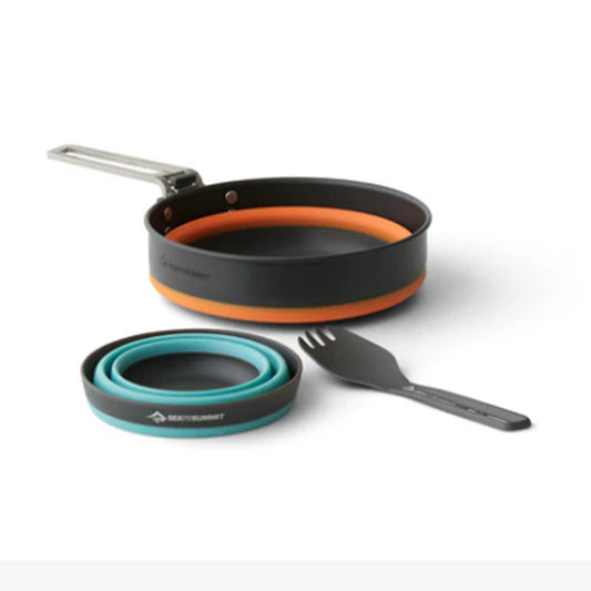 Add preparing meals to the list of ways you’re improving your essentials kit on the trail this season. The Frontier Collapsible One Pot Cook Set is the ultimate cook-eat-drink system for prioritising weight and space when heading out on solo missions in the backcountry. www.defenceqstore.com.au