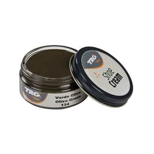 This soft cream, made with carnauba wax, nourishes and preserves your shoes while enriching the leather's colour. Ideal for both genuine and synthetic leather, it keeps your footwear looking vibrant and well-maintained. www.defenceqstore.com.au