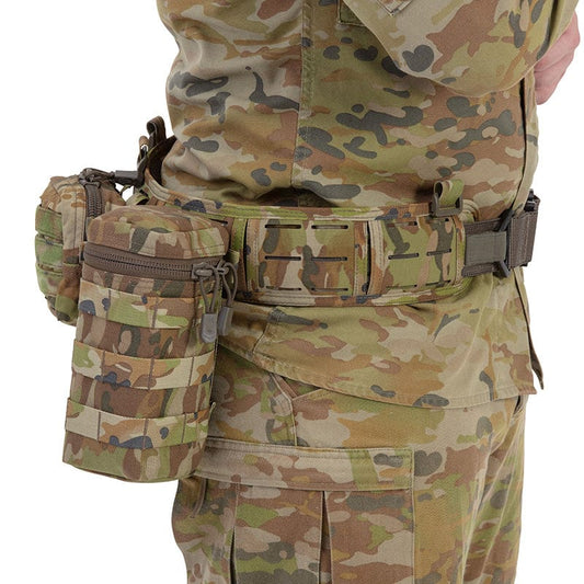 The Tactical 1 Litre Flask Pouch can accommodate the most 1 Litre flask or the Nalgene one litre wide mouth water bottle. The horizontal wrap around zip opening allows the user to easily access and stow their water bottle. www.defenceqstore.com.au