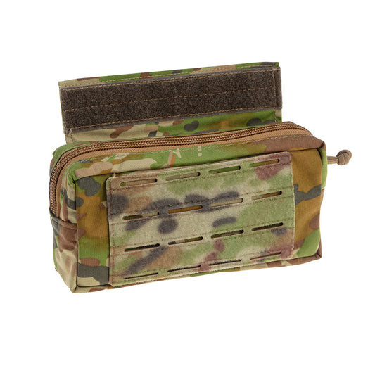 This versatile Tactical Vest Hanging Pouch AMCU serves multiple purposes - from carrying medical supplies, navigation essentials, to stowing general gear. Despite its compact size, it offers ample storage space. It can easily be attached to your vest or chest carrier thanks to its universal sandwich Hook & Loop attachment. www.defenceqstore.com.au