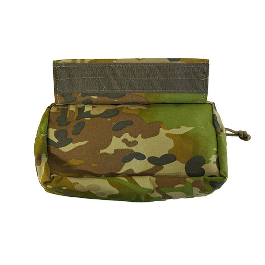This versatile Tactical Vest Hanging Pouch AMCU serves multiple purposes - from carrying medical supplies, navigation essentials, to stowing general gear. Despite its compact size, it offers ample storage space. It can easily be attached to your vest or chest carrier thanks to its universal sandwich Hook & Loop attachment. www.defenceqstore.com.au
