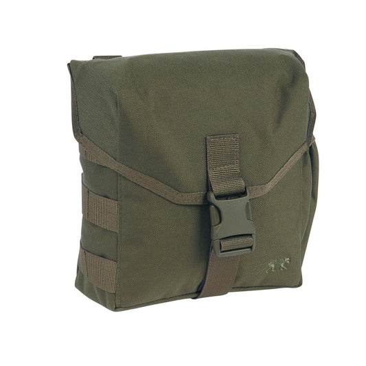 Maximize your outdoor adventure with the versatile Tasmanian Tiger Canteen Pouch MK II Olive, equipped with a convenient design to hold water bottles, cutlery and even a MG4 ammunition box! The MOLLE snap system, requiring only 3 MOLLE loops, makes it a must-have for any gear setup. www.defenceqstore.com.au