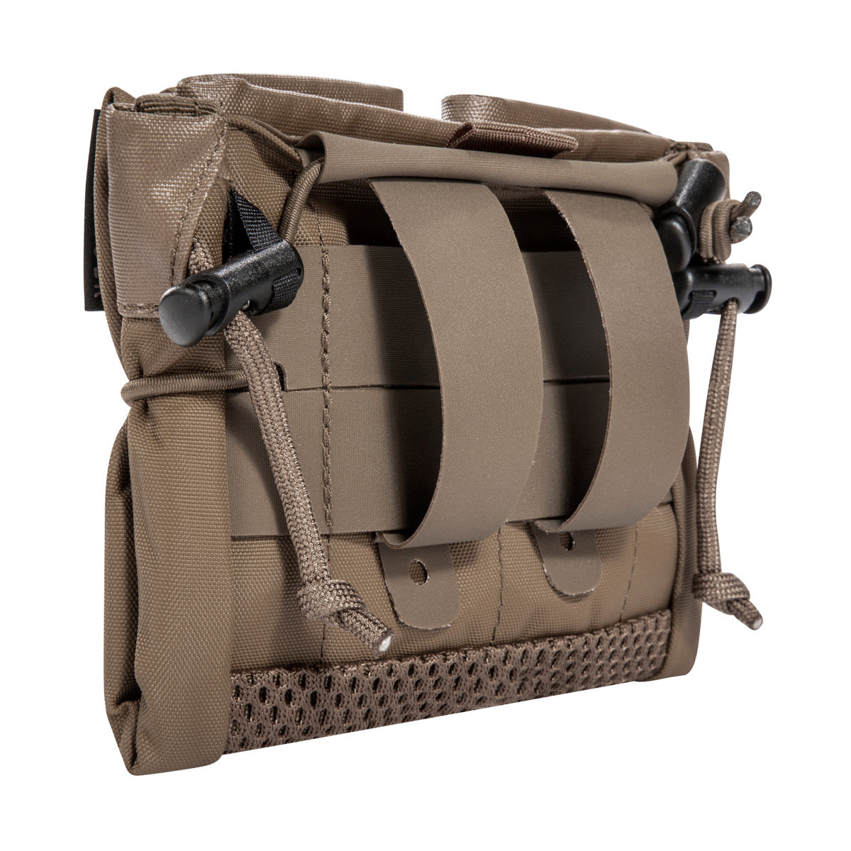 Small foldable depot bag for empty magazines or other utensils. With mesh bottom for quick water drainage. Inside there is a fastening possibility for a M4 magazine pouch or two pistol magazines. The Dump Pouch can be operated even when it is folded. www.defenceqstore.com.au
