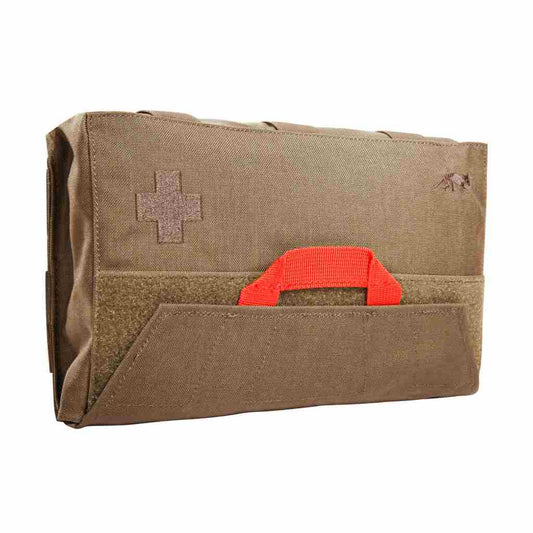 First aid pouch with quick-access system. The panel for individual loading can simply be lifted out. www.defenceqstore.com.au