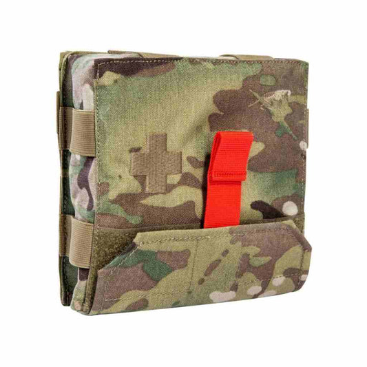 The individually customizable panel can be pulled out with a handle. Attachment with MOLLE reverse system. www.defenceqstore.com.au
