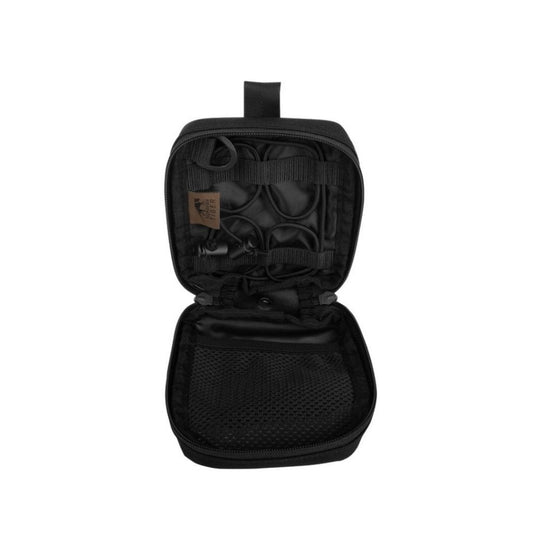 Knotted zipper on the zipper closure for secure grip even with gloves
Main compartment with mesh pockets
Main compartment with two-way zipper on all sides to open it completely www.defenceqstore.com.au