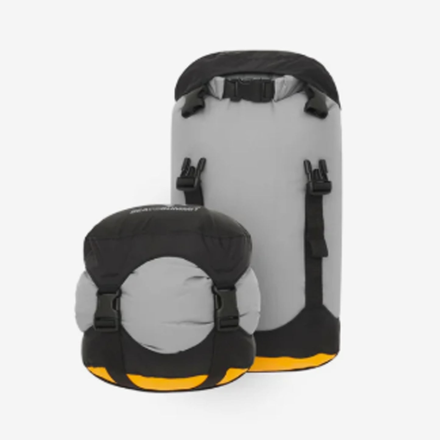 Keep your gear dry and compact with the Evac Lightweight Compression Dry Bag - 5L, ideal for any outdoor adventure from cycling to water sports. Its innovative design combines simplicity with efficiency, ensuring your items stay dry and compressed. www.defenceqstore.com.au
