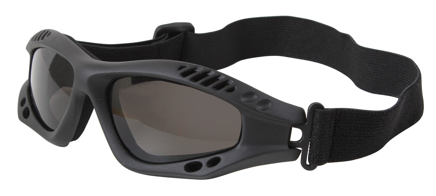 Lightweight and durable Rothco's Ventec Tactical Goggles feature a resilient shatterproof polycarbonate lens with an anti-scratch coating. 