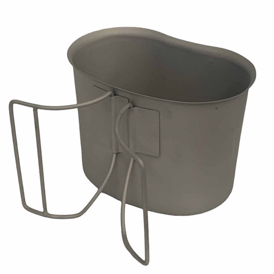 DEFENCE Q STORE BRAND This military style kidney cup is made from heavy gauge stainless steel Non-reflective matte finish Folding butterfly handles