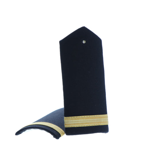 This quality 1 Stripe Hardboard Epaulette with embroidered detailing this set of two is ready for wear.  Specifications:  Material: Hardboard Epaulette, fabric, raised embroidery Colour: Blue, gold Size: Standard www.defenceqstore.com.au