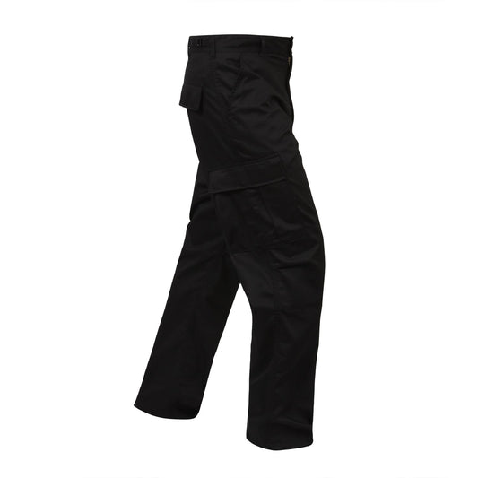 Rothco’s Relaxed Fit Zipper Fly BDU Pants feature the same comfortable and durable material composition as our military-style BDU pants, but with a wider leg opening and zipper fly that support a relaxed fit.