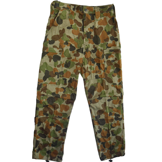 Auscam military pattern Field Trousers.  Cargo pockets on legs with zips.  Velcro adjustable waist with wide belt loops.  Elastic trouser ties at the ankle.  Colour: Auscam  Material: 100% Cotton (cooler and more breathable wear, than poly blends) www.defenceqstore.com.au