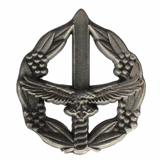 The Air Force Ground Combat Badge recognises service by Permanent or Reserve Air Force members whose deployed role in a ‘warlike’ area of operations required them to operate within a combat, or escalated threat environment, beyond that routinely experienced within a deployed base.  In exceptional circumstances, service in a non-warlike area of operations may be recognised for the purpose of determining eligibility for the awarding of the badge. www.defenceqstore.com.au