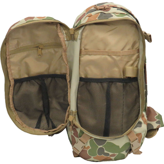 12L capacity Heavy duty 900D 2 coats PU fabric Neoprene insulated Flat opening front pocket with organiser Bonus 2L wide mouth EVA bladder with neoprene hose cover Side compression straps Front attachment straps Heavy duty shock cord Breathable foam mesh back Padded shoulder straps with sternum strap