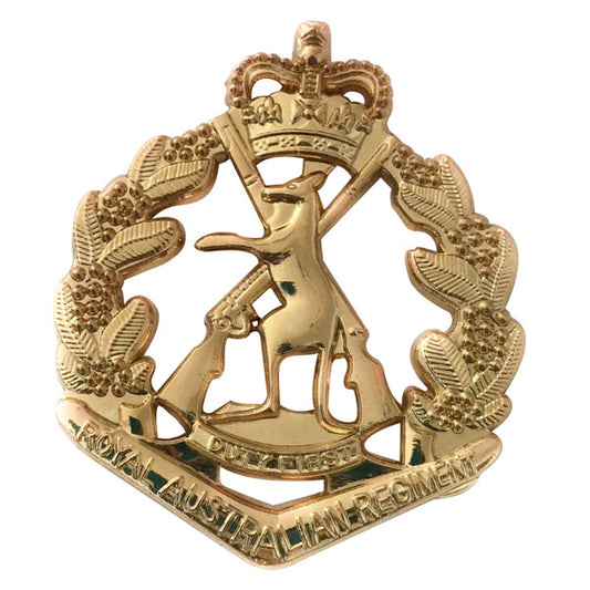 RAR – Royal Australian Regiment Infantry Corps Badge – SKIPPY  Gold coloured badge with two pins on the back to secure it.  Measurements: 4cm x 3.5cm www.defenceqstore.com.au