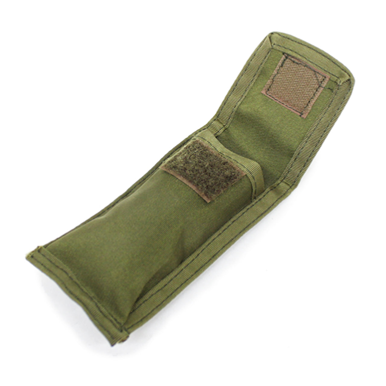 Medium knife pouch made of heavy duty fabric with a velcro close and a fabric attachment on the back Medium size Heavy duty fabric Velcro close Fabric attachment 12x4.5x1.5cm www.defenceqstore.com.au