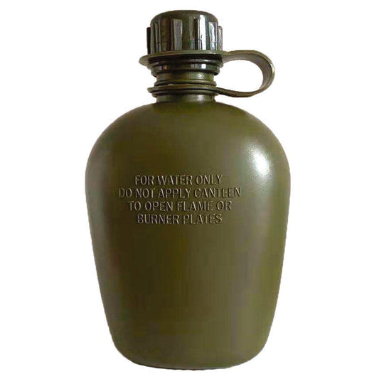 Tactical hydration for operatives on the move. This 1L canteen delivers the proven reliability trusted by cadets and military personnel worldwide. The durable o-ring seal maintains a secure closure through demanding conditions, while BPA-free construction ensures safe, clean water every time. www.defenceqstore.com.au