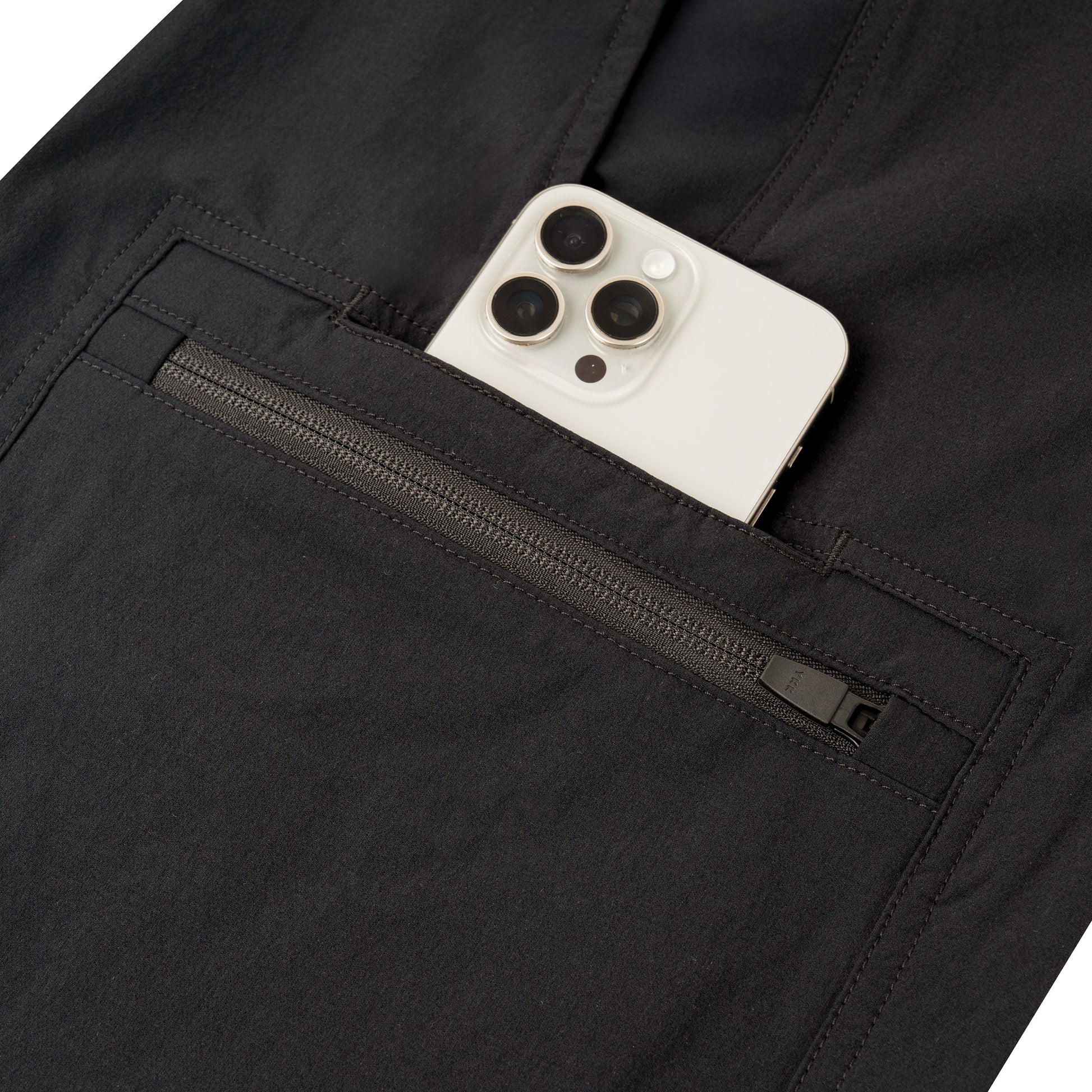 Rothco’s Edge Pants feature a modern, sleek, and evolved design that is built for action and made for flexibility. The Edge Pants are crafted with utility-focused features that include a DWR coated four-way stretch fabric, a “knee to knee” running crotch gusset for unrestricted mobility, and a low-profile strategic design that is perfect for on and off-duty. www.defenceqstore.com.au
