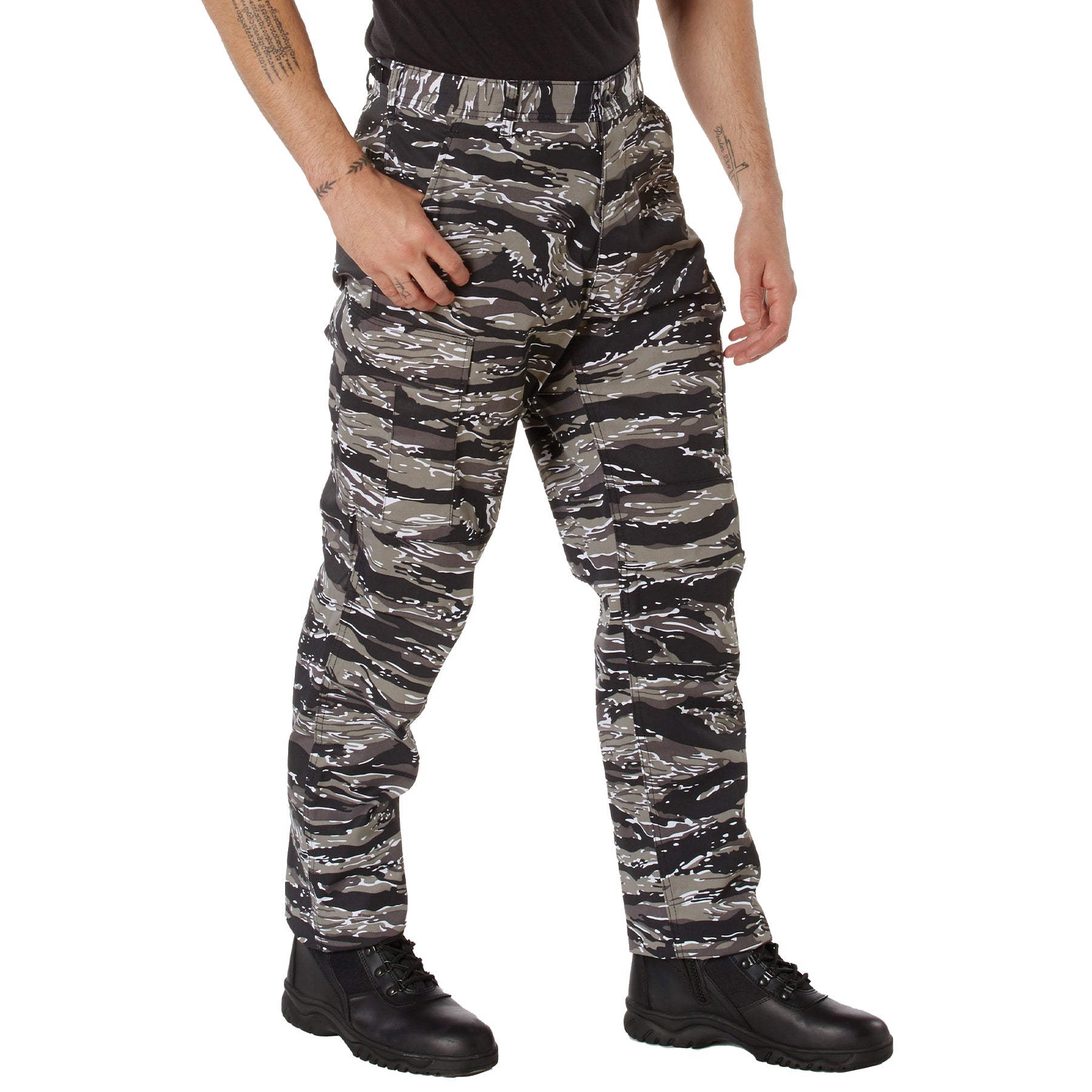 Experience over 4 decades of trusted design with our Color Camo Tactical BDU Pants. Constructed from a robust cotton / polyester fabric blend, these military cargo pants are built for unparalleled performance and comfort. Providing flexibility, strength, and plenty of pockets, these BDUs are not afraid to get down and dirty, standing up to tough challenges during field missions, tactical operations, law enforcement duties, and outdoor adventures. www.defenceqstore.com.au