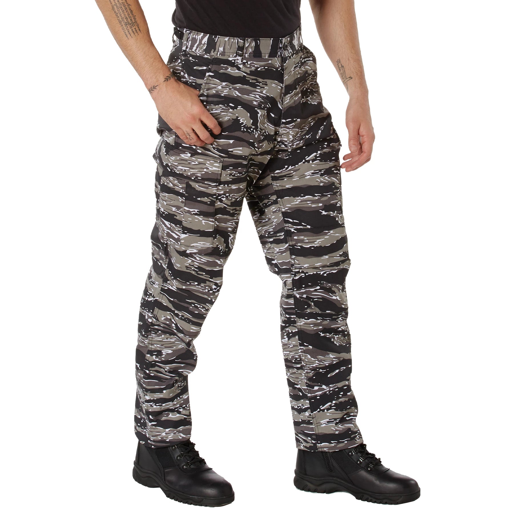 Experience over 4 decades of trusted design with our Color Camo Tactical BDU Pants. Constructed from a robust cotton / polyester fabric blend, these military cargo pants are built for unparalleled performance and comfort. Providing flexibility, strength, and plenty of pockets, these BDUs are not afraid to get down and dirty, standing up to tough challenges during field missions, tactical operations, law enforcement duties, and outdoor adventures. www.defenceqstore.com.au