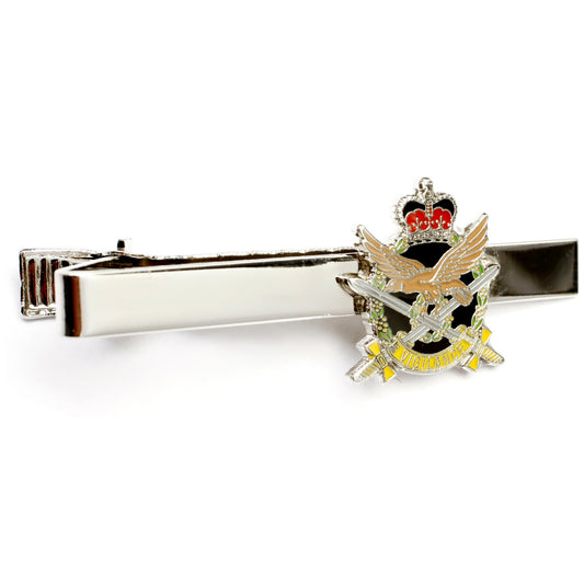 Add a touch of elegance to your look with the Australian Army Aviation Corps (AAAvn) 20mm enamel tie bar! Crafted with gold-plated material, this gorgeous tie bar is perfect for any work or formal occasion. www.defenceqstore.com.au